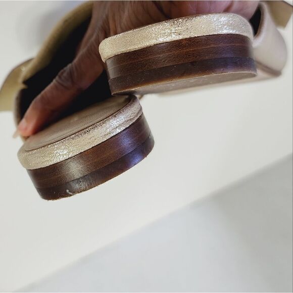 Ann Taylor  - Picture 3 of 14